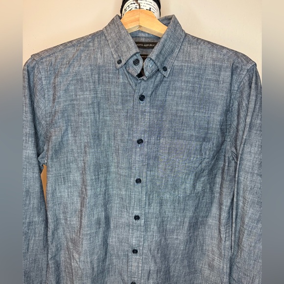 MENS Banana Republic Dark Wash Gray Untucked Slim-fit Button Chambray Shirt, XS - Picture 2 of 14